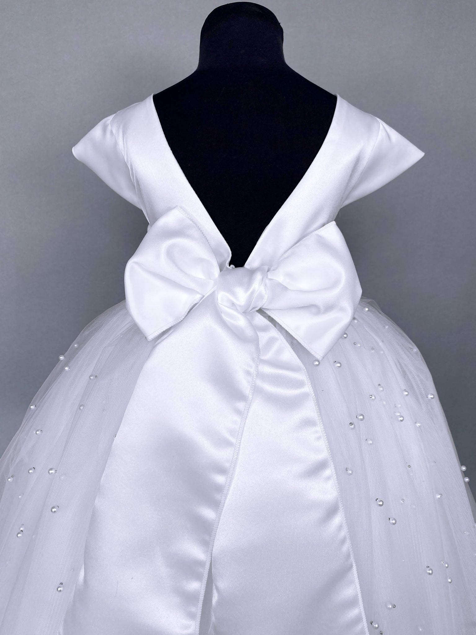 V-Back 4 Layer White Pearl Tulle Cap Sleeve Dress