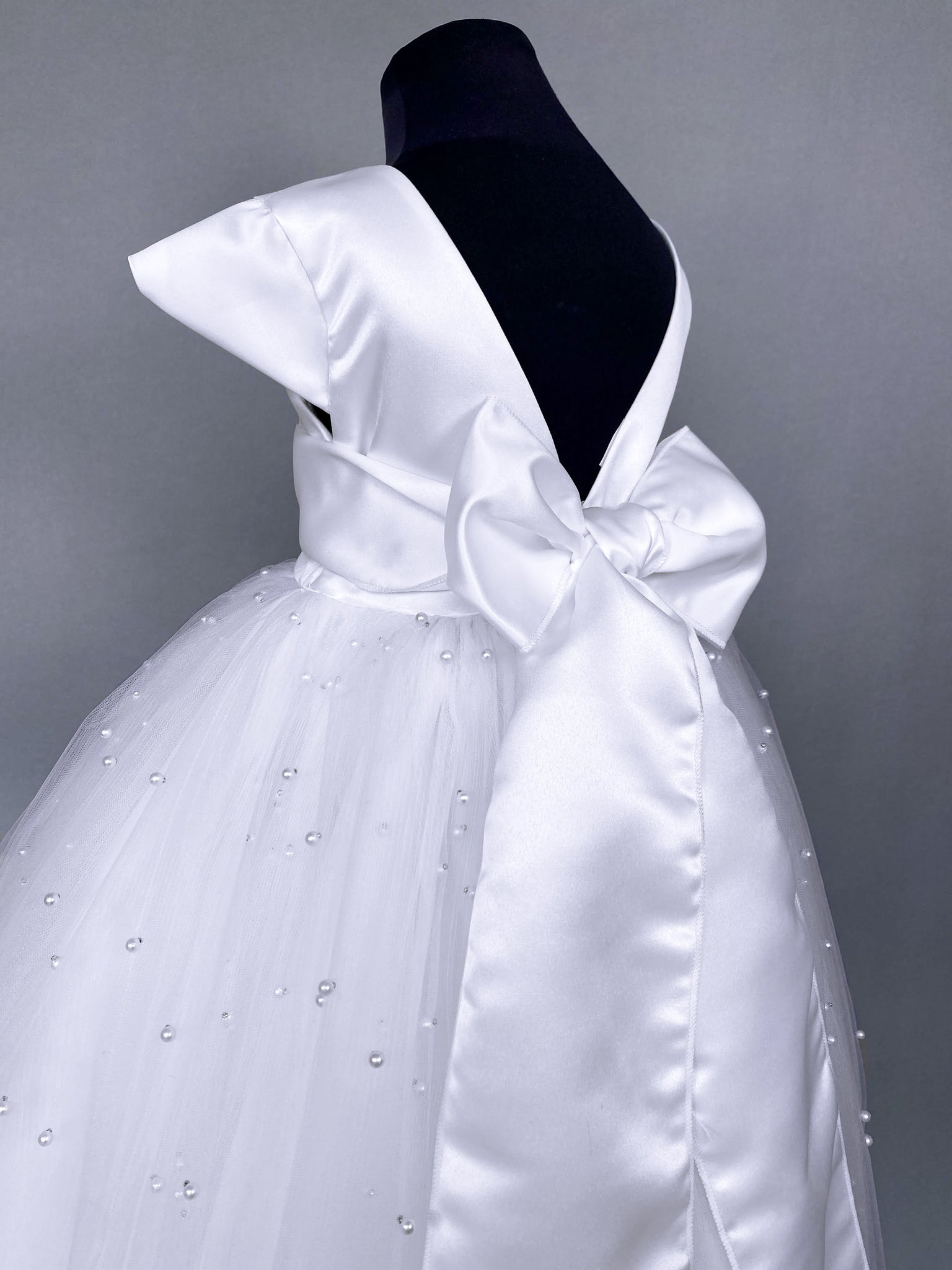 V-Back 4 Layer White Pearl Tulle Cap Sleeve Dress