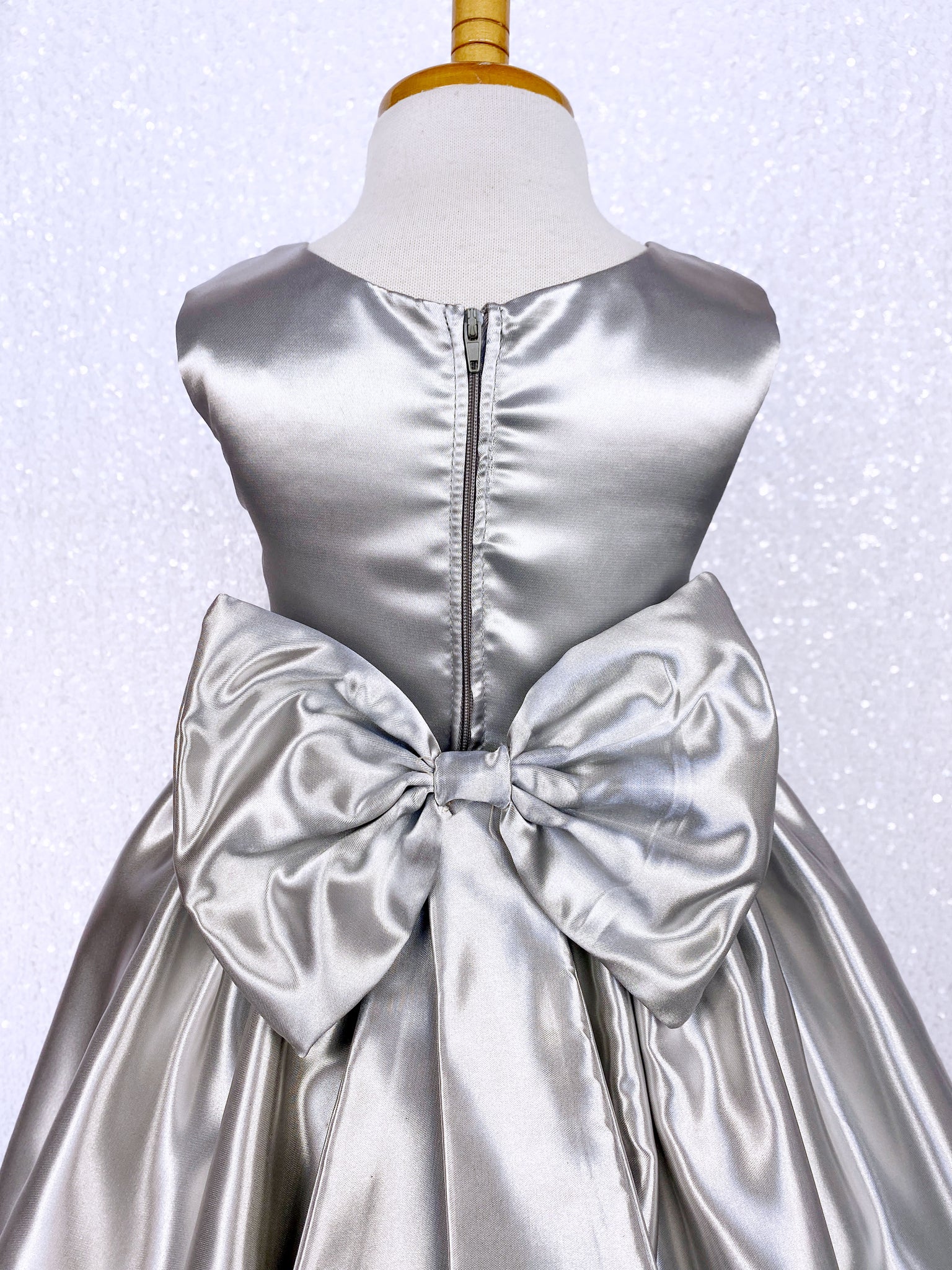 Sleeveless Formal Satin Silver Gown