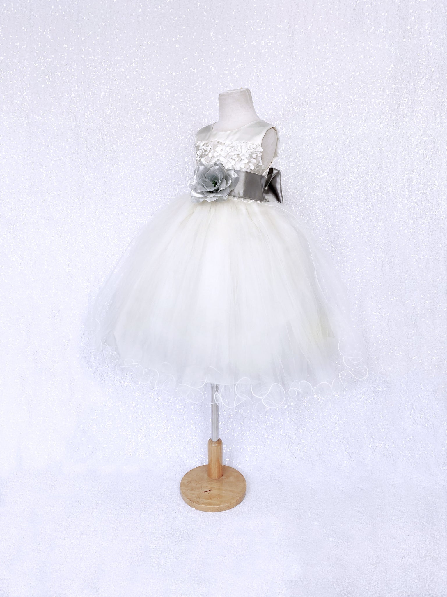 Sleeveless V-Back Carnation FL Ivory 2 Layer Tulle Dress Silver Sash Flower