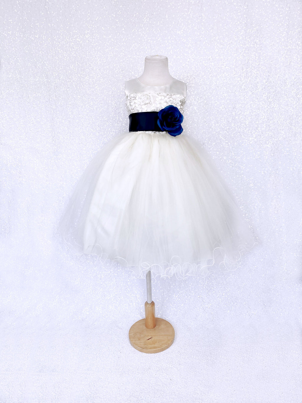 Sleeveless V-Back Carnation FL Ivory 2 Layer Tulle Dress Navy Blue Sash Flower