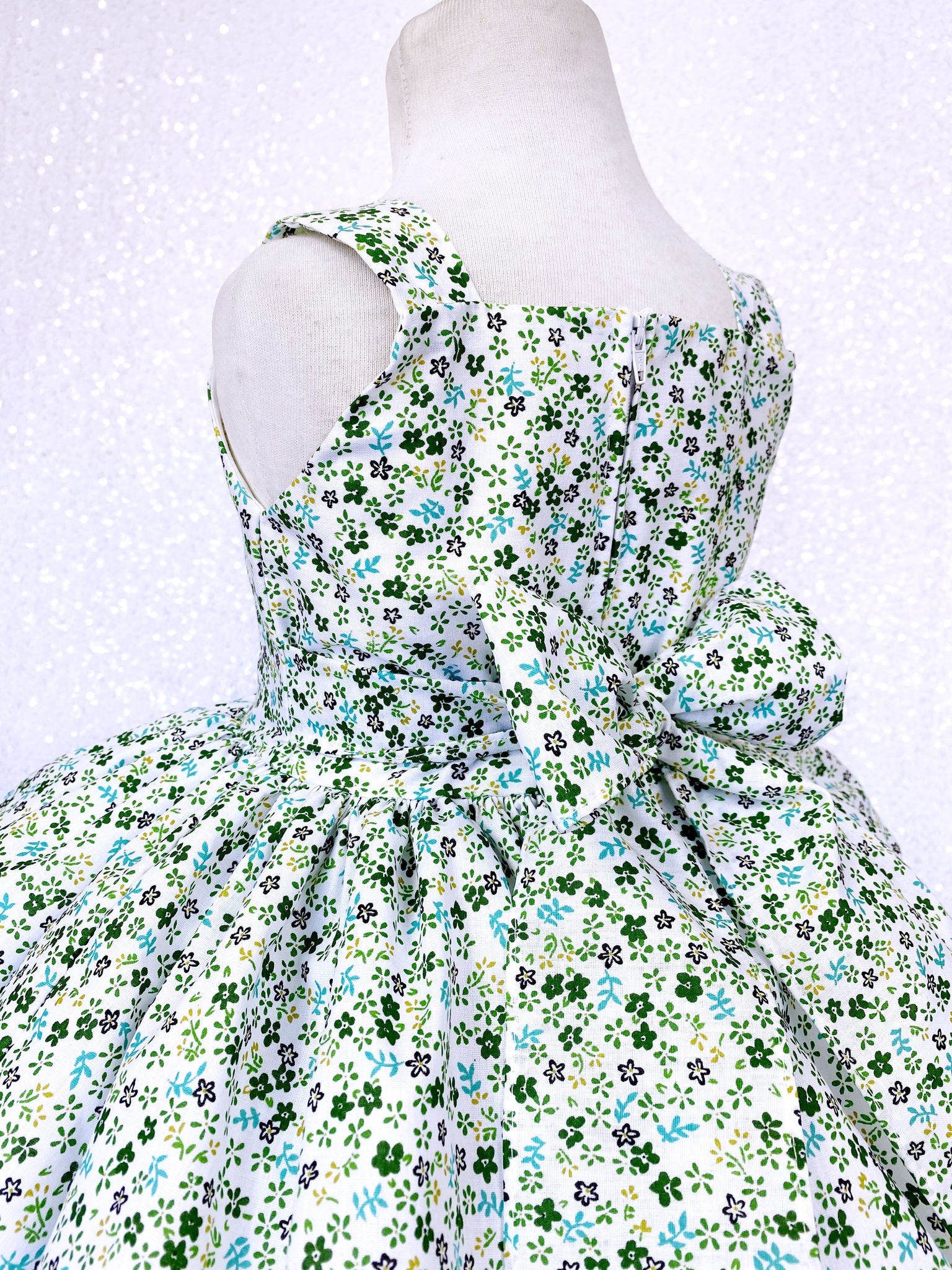 Floral White Green Flower Patterned Sleeveless Knee Length Dress