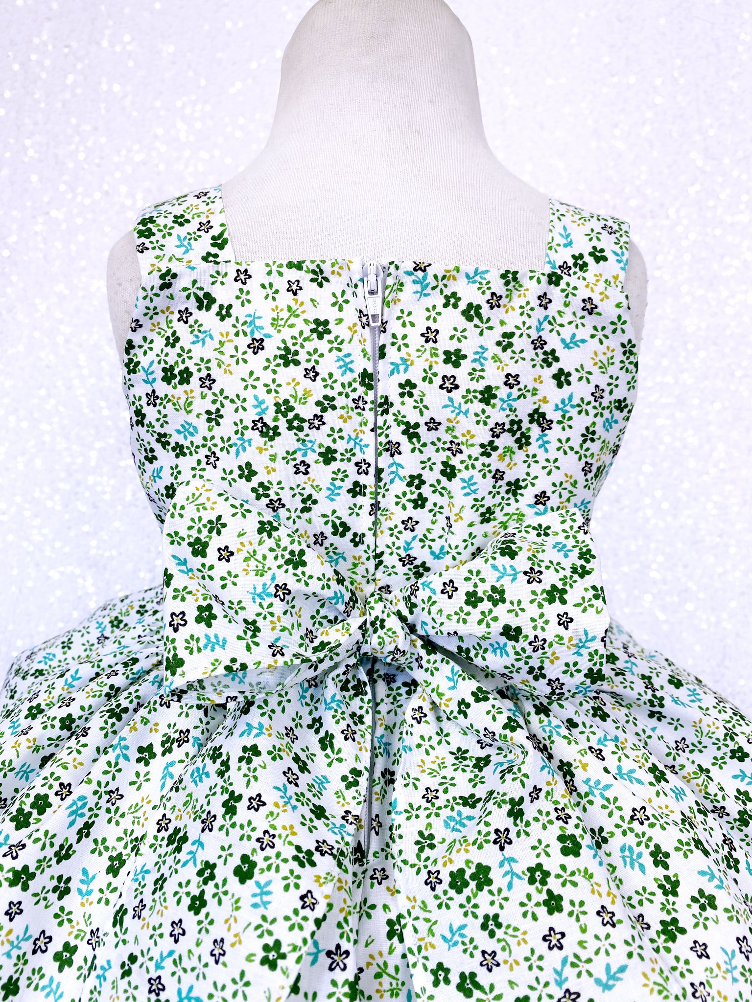 Floral White Green Flower Patterned Sleeveless Knee Length Dress