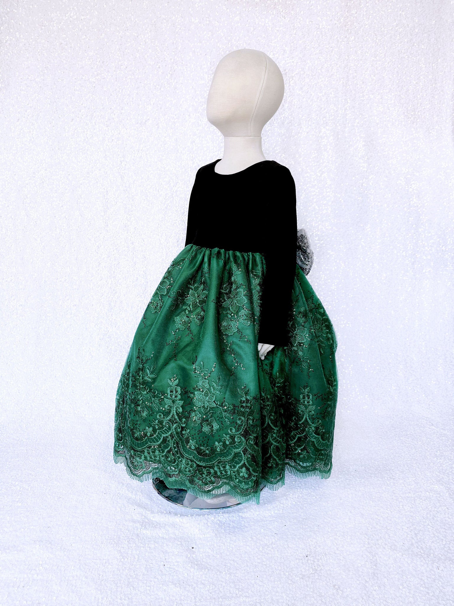 Chic Formal Hunter Green Embroidery Silver Bow Velvet Black Long Sleeve Gown