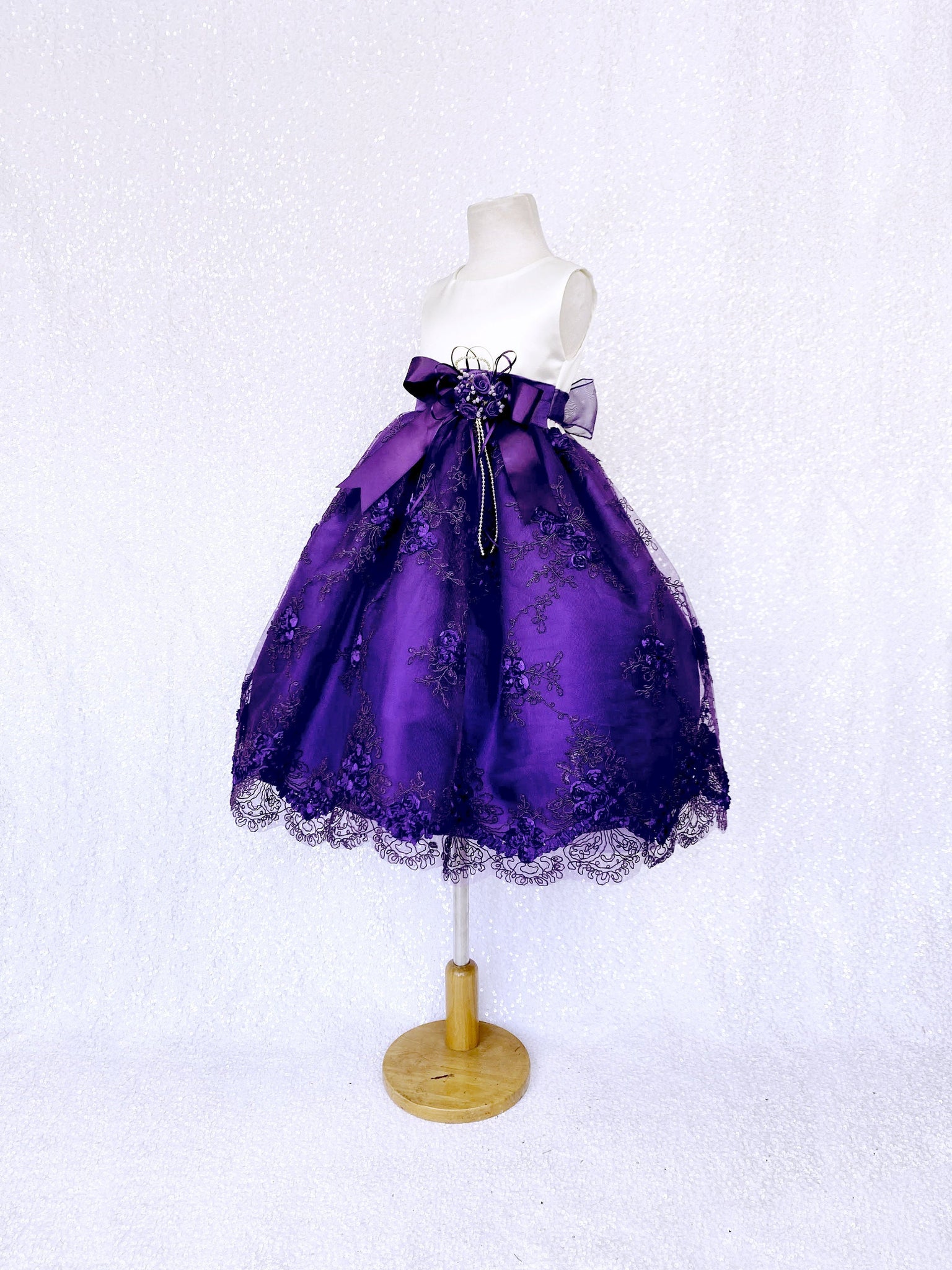 Flower Purple Embroidery Sleeveless Ivory Satin Dress