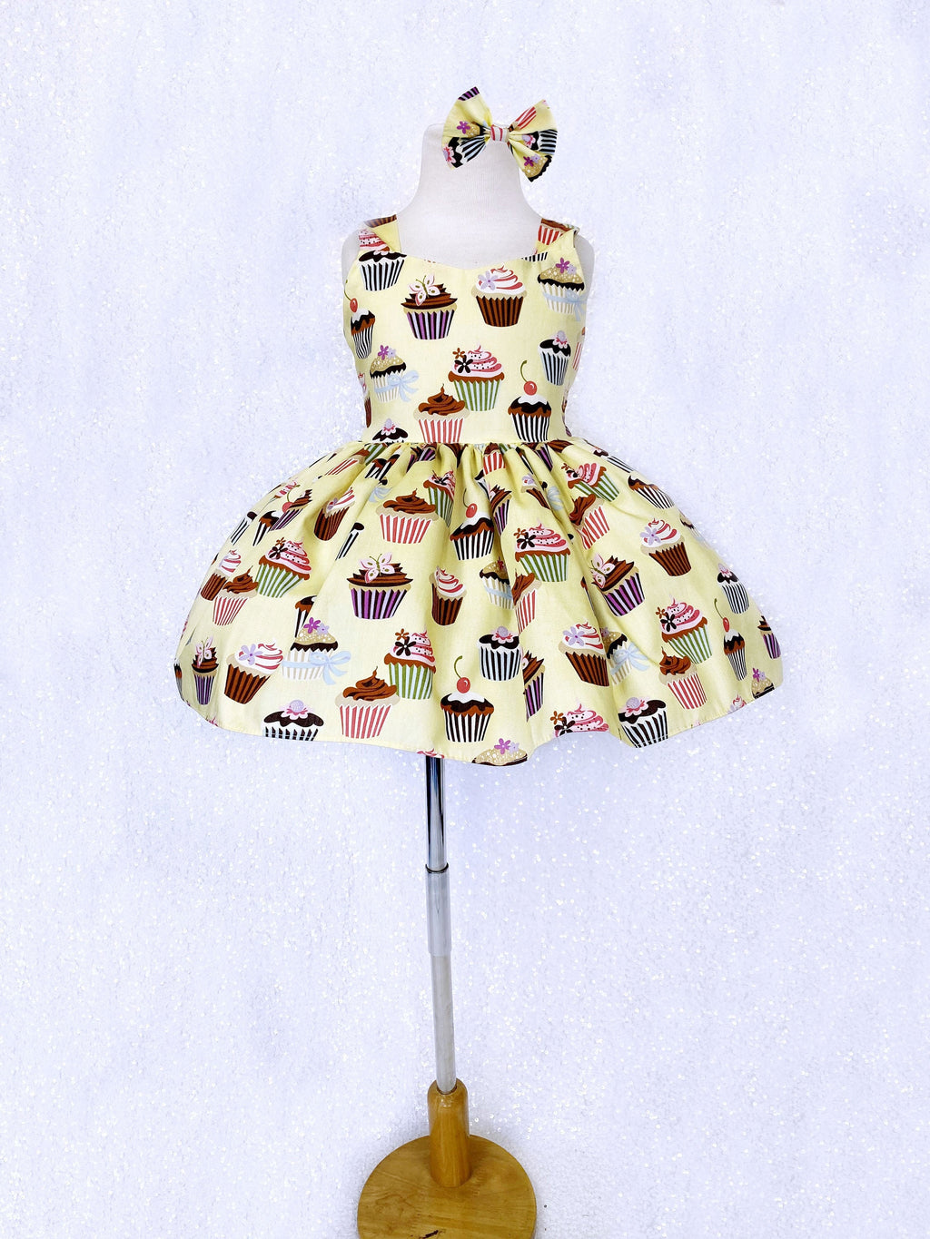 Cupcake Patterned Knee Length Sleeveless Dress