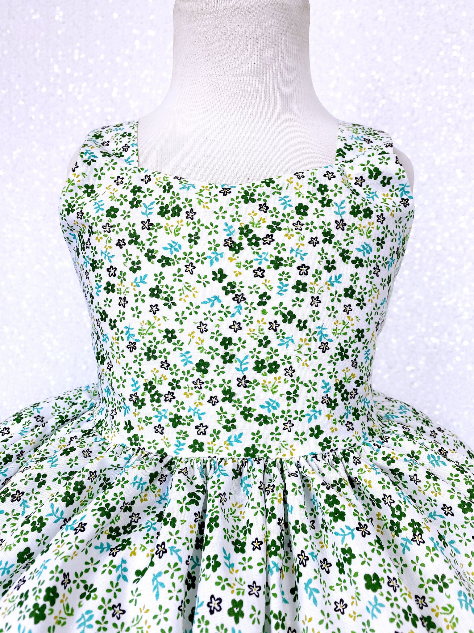 Floral White Green Flower Patterned Sleeveless Knee Length Dress