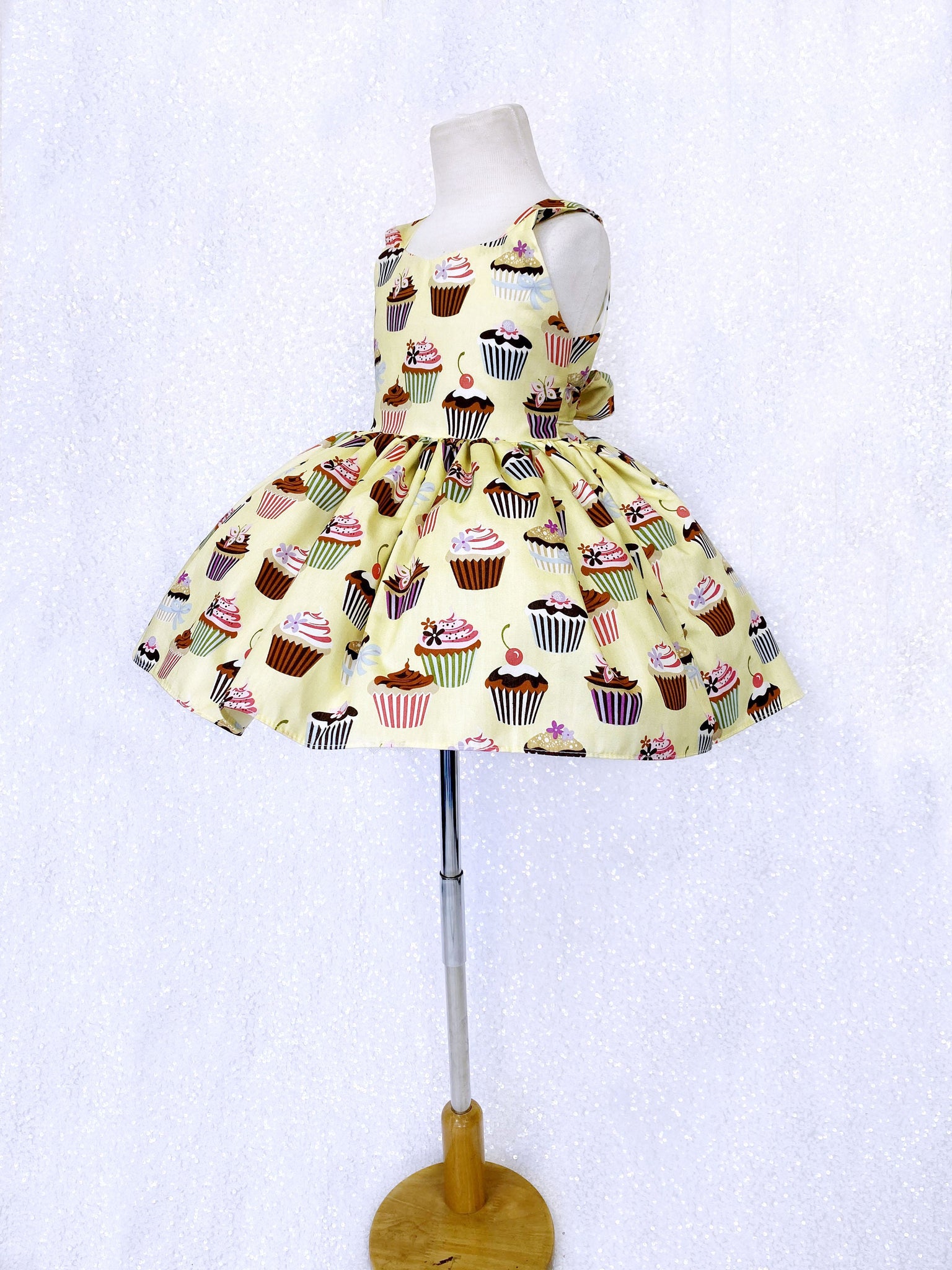 Cupcake Patterned Knee Length Sleeveless Dress