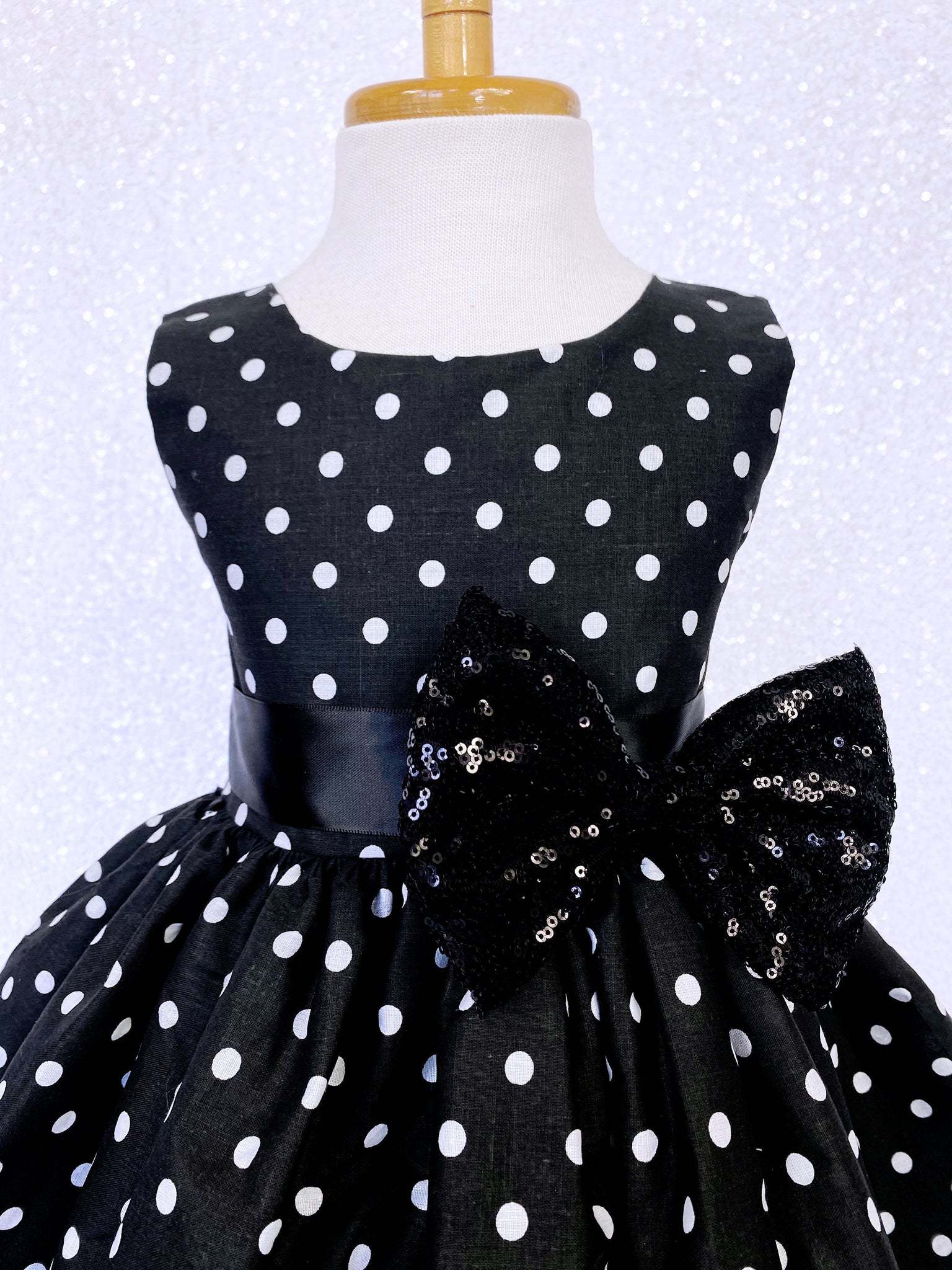 Black White Polka Dot Knee Length Sleeveless Dress