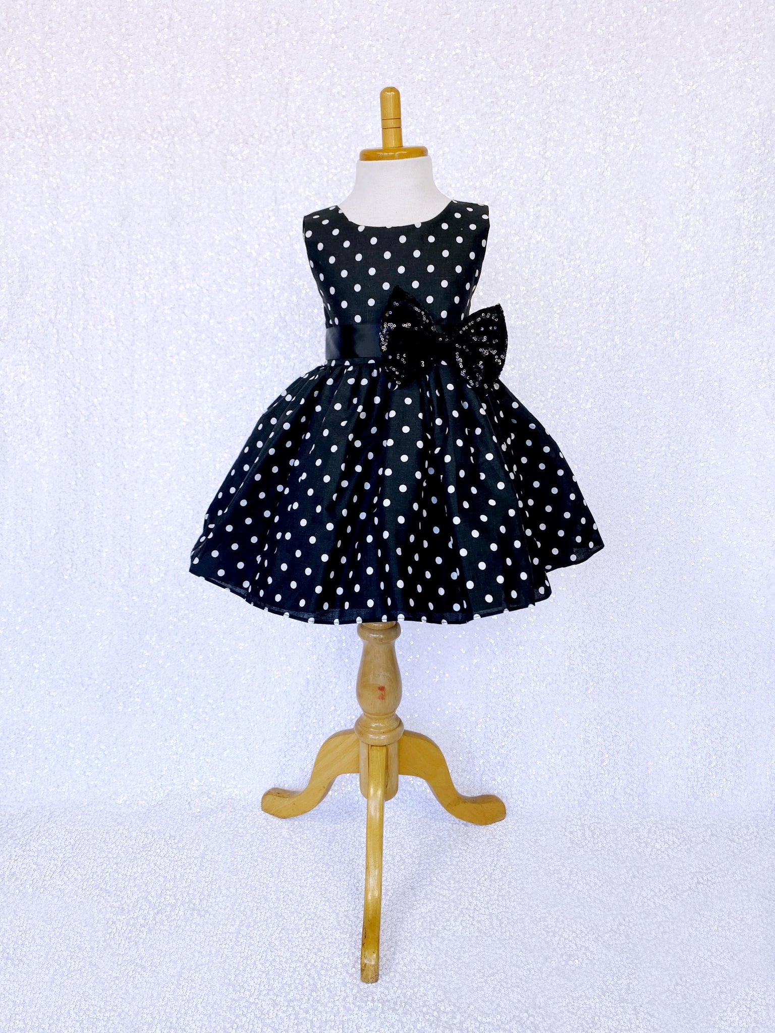 Black White Polka Dot Knee Length Sleeveless Dress